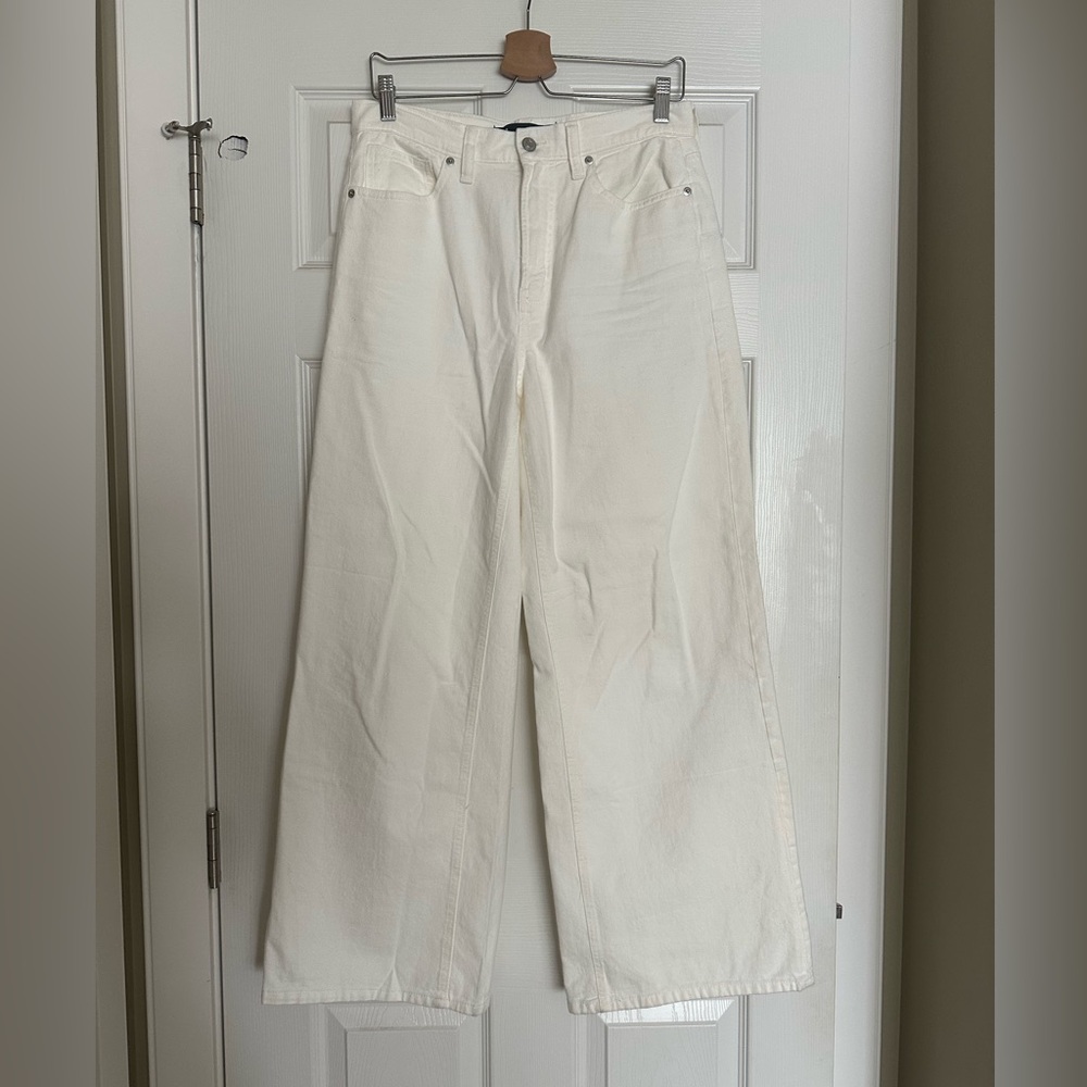 GAP Wide Leg Jeans in White